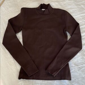 NWOT Aritzia turtleneck top. Size small